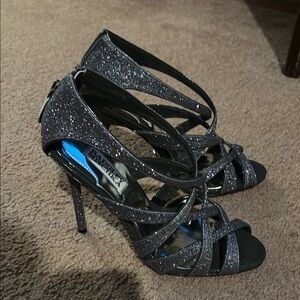 Badgley Mischka Silver Heels Elegant Strappy Design
